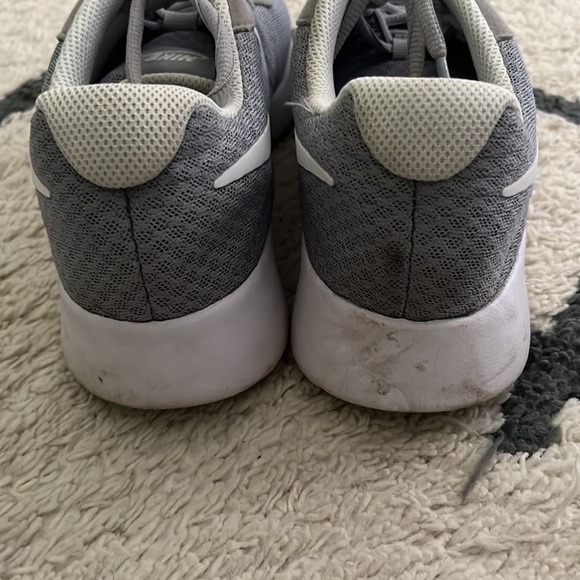 Women’s gray Nike gym shoes - Picture 3 of 4
